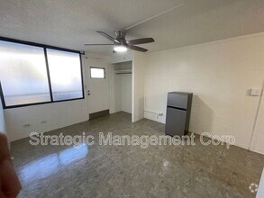 Building Photo - 1301 Lusitana St