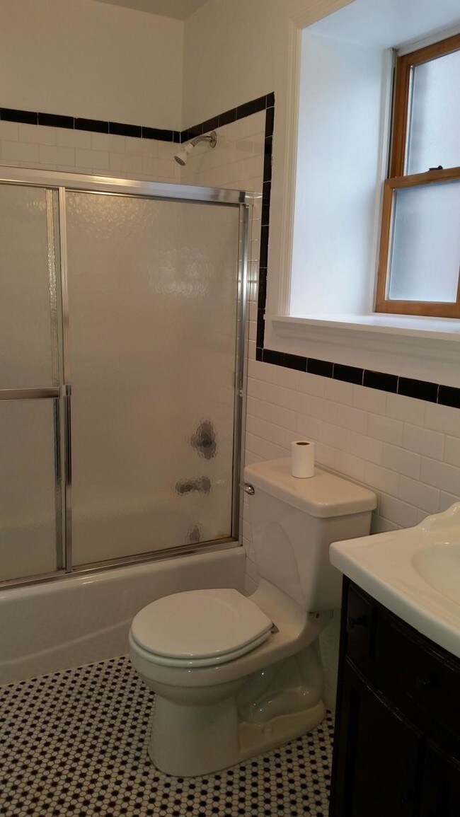 Building Photo - 71 Lafayette Ave