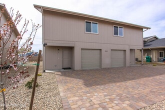 Building Photo - 8559 Spouse Dr