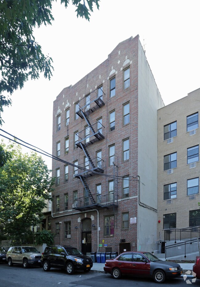 Foto del edificio - 2136 Mapes Ave