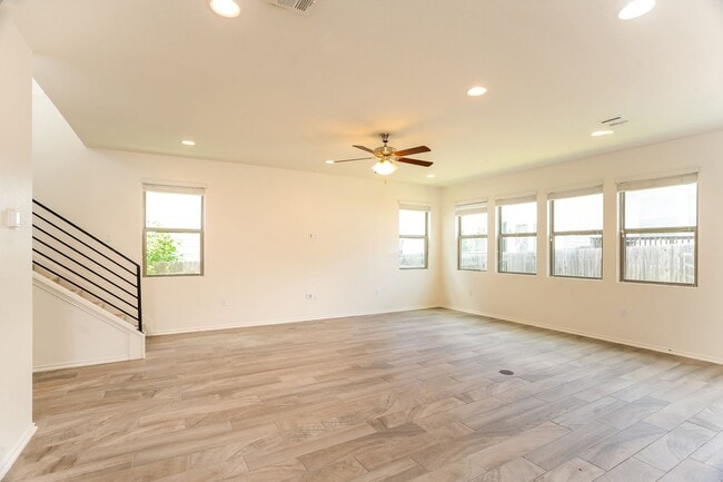Building Photo - Village at Wells Branch 4-Bedroom Home