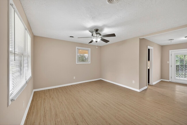 Foto del edificio - 2361 Dublin Dr