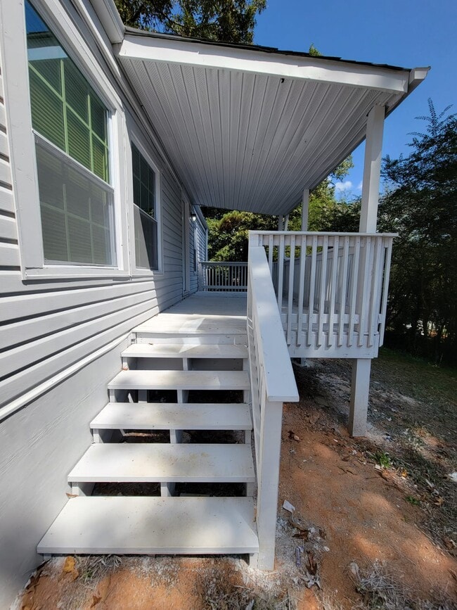 Building Photo - 182 Meadowview Ln