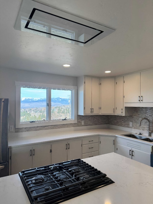 Building Photo - 2900 Loraine Dr