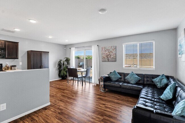Foto del edificio - 30517 N Oak Dr