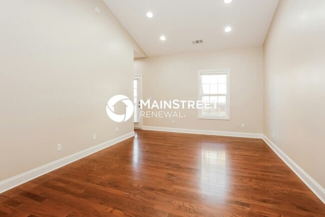 Photo - 3 Bedroom Pet-Friendly Home in Corryton, TN with Main Street Renewal