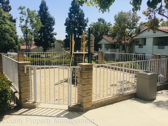 Building Photo - 2 br, 2 bath House - 2803 Antonio Ave #301