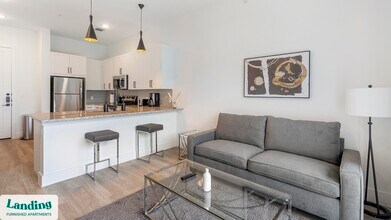 Building Photo - 650 E Sycamore St