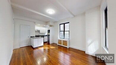 Building Photo - 140 E 46th St