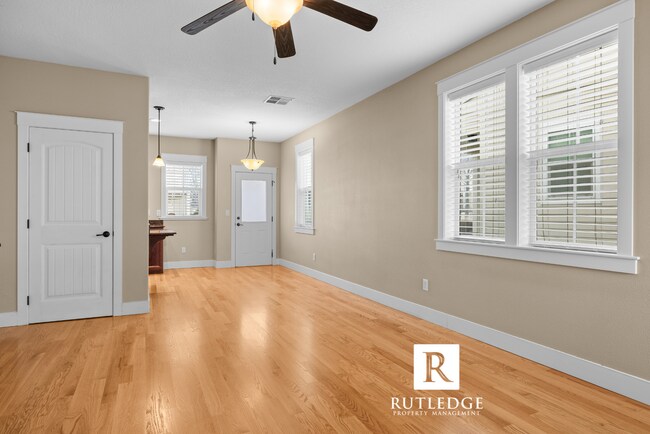 Foto del edificio - Gorgeous End Unit Townhome in The Heart of Historic Jacksonville!