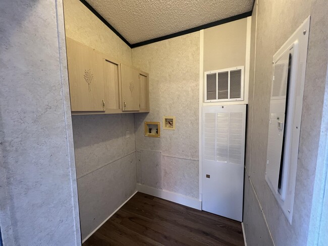 Building Photo - 226 Chivalry Ln