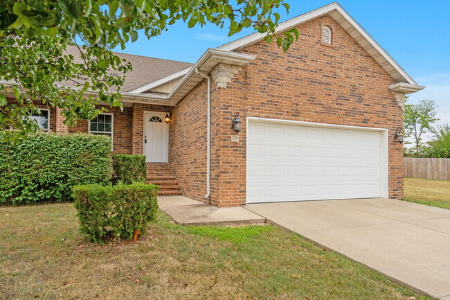 Building Photo - 719 E Watermill Cir