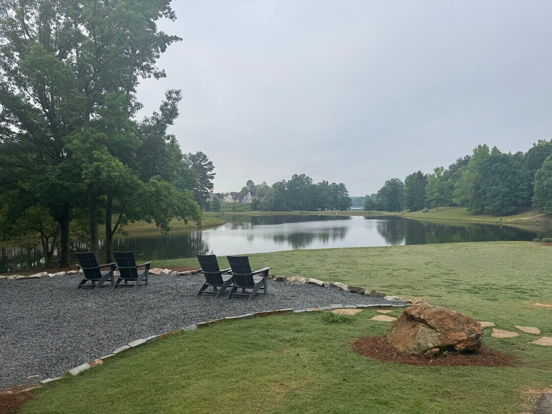 Foto del edificio - 163 Champlain Rd