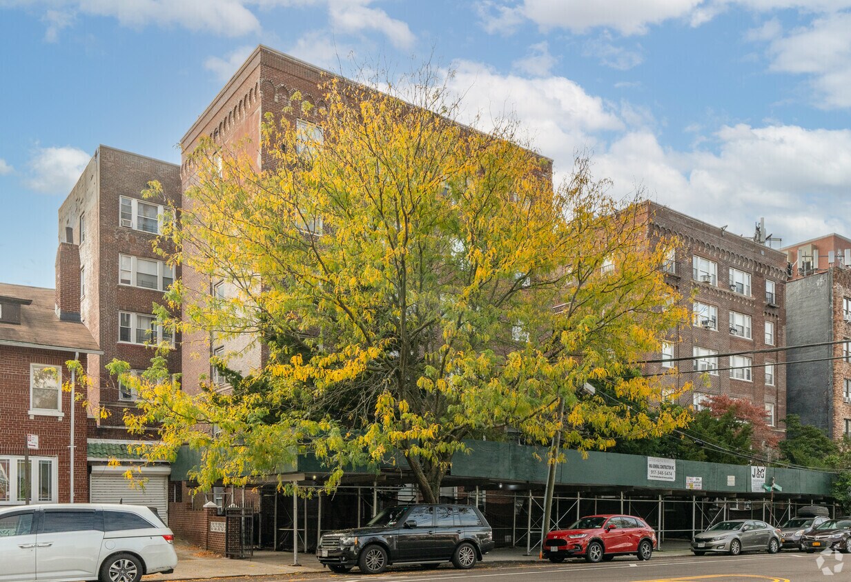 Primary Photo - 224 Highland Blvd