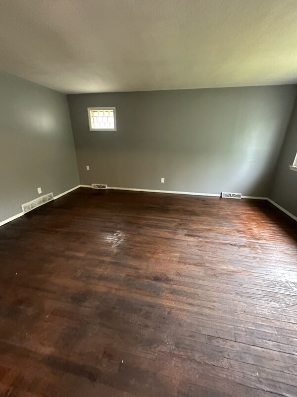 Foto del edificio - 4002 E 150th St