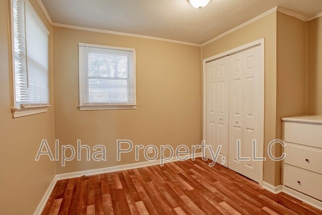 Building Photo - 105 Foster Cir