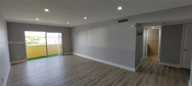 Building Photo - 7410 SW 82nd St