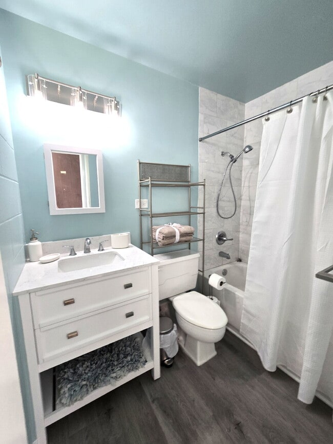 Building Photo - 5122 Likini St