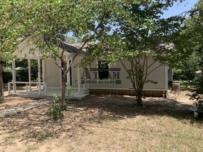 Building Photo - 160 Forest Ln