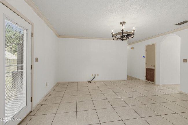 Building Photo - 139 Manistee Dr