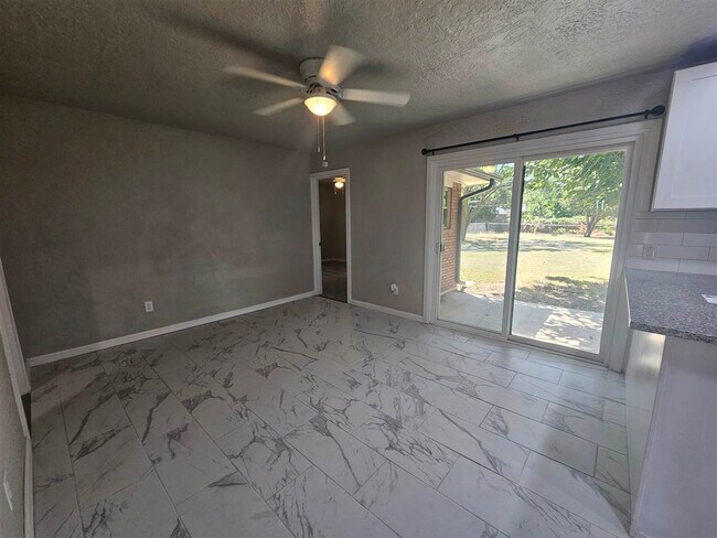 Foto del edificio - 5314 NW Glenn Ave