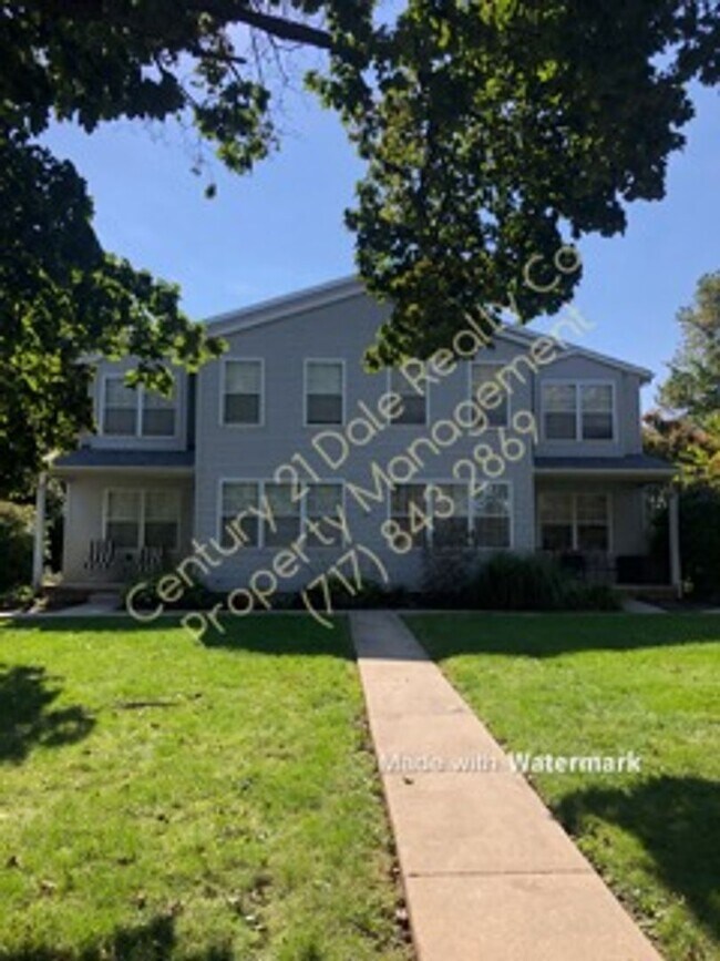 Building Photo - Market St E 1414