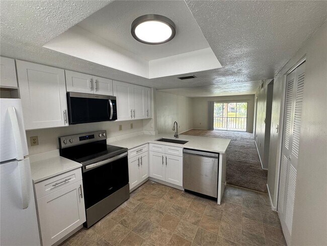 Foto del edificio - 212 Cypress Ln