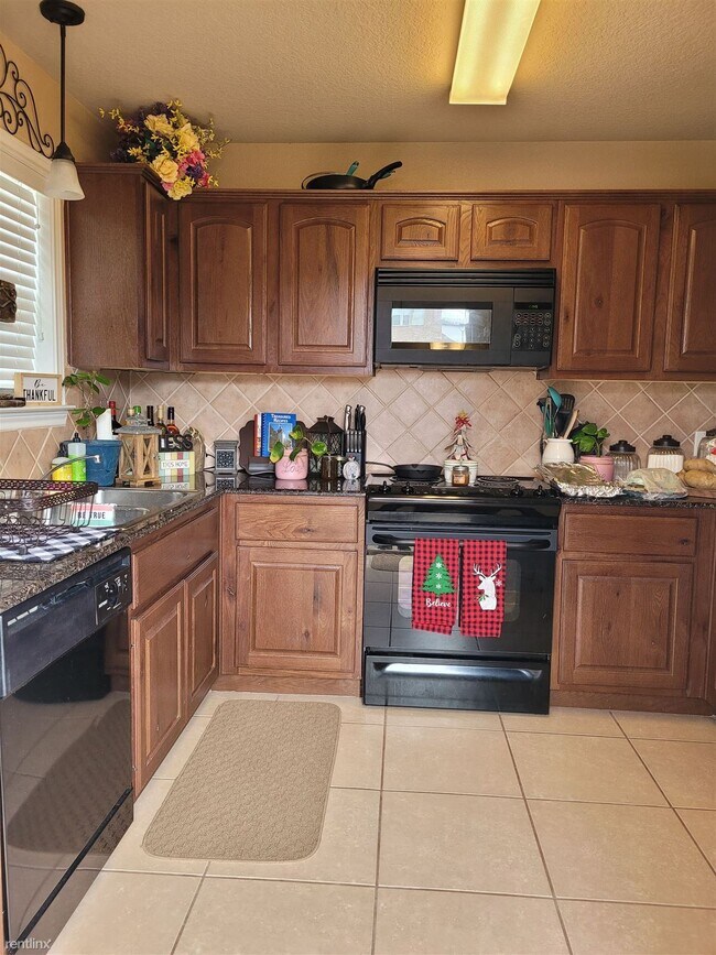 Building Photo - 3 br, 3 bath Duplex - 2331 Autumn Chase Loop