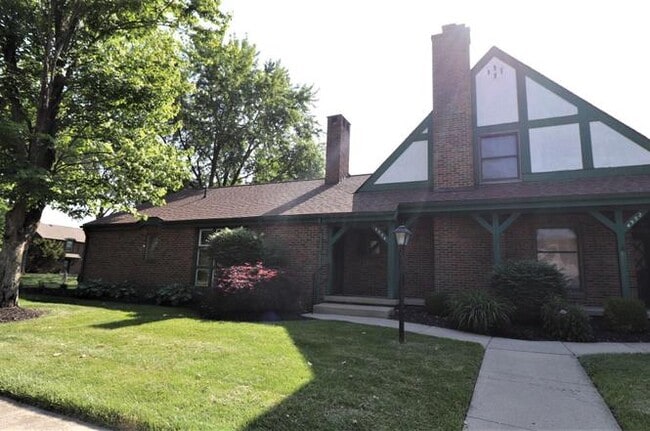 Building Photo - 4554 Sandringham Dr