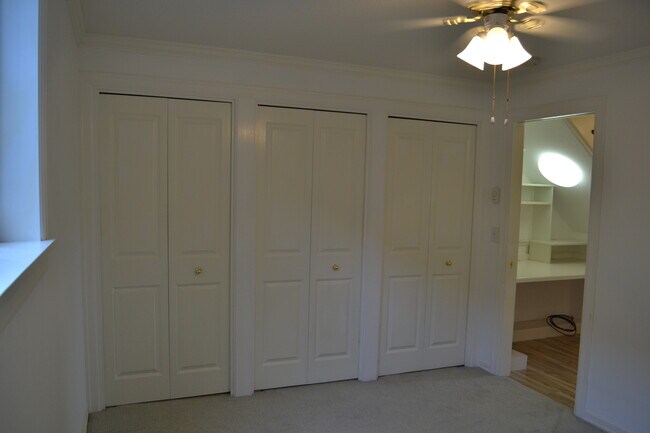 Building Photo - 1550 SE Lava Dr