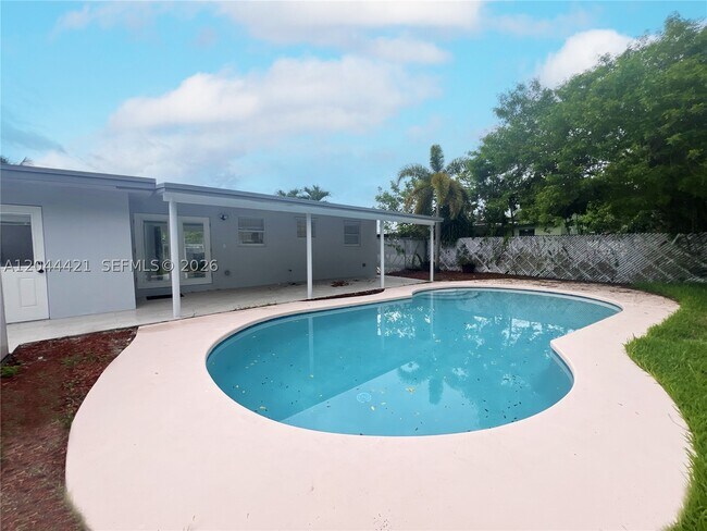 Foto del edificio - 2679 NW 57th Terrace