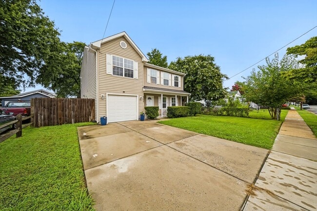 Building Photo - 722 Dune St