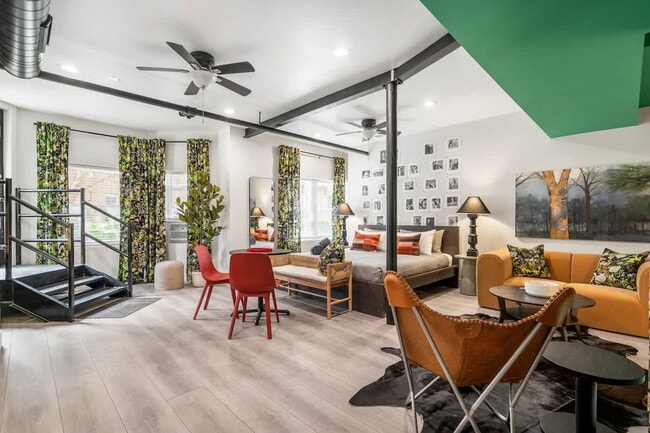 Foto del edificio - 4526 N Wolcott Ave