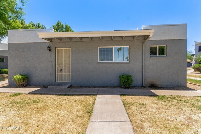 Foto del edificio - 2633 W Ocotillo Rd