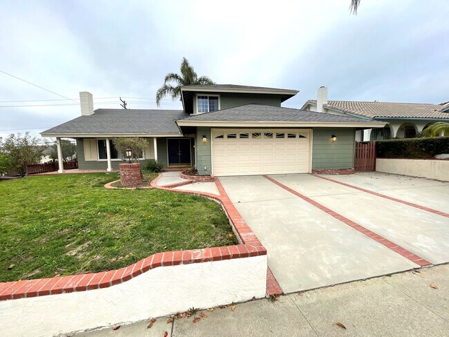 Foto del edificio - Spacious Corner Lot Home in Desirable Vent...
