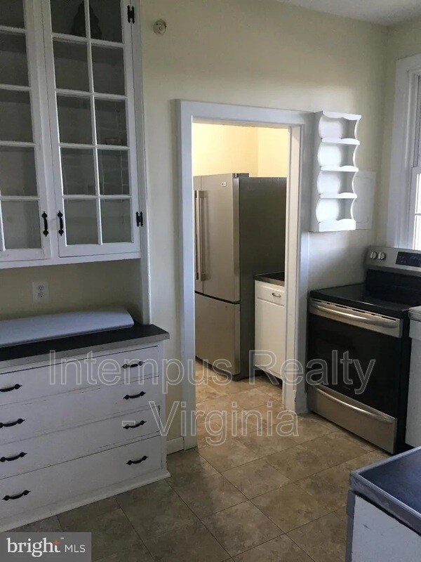 Foto del edificio - 7296 Fenton Farm Ln