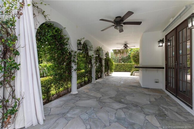 Building Photo - 4203 SE Honey Hill Ln