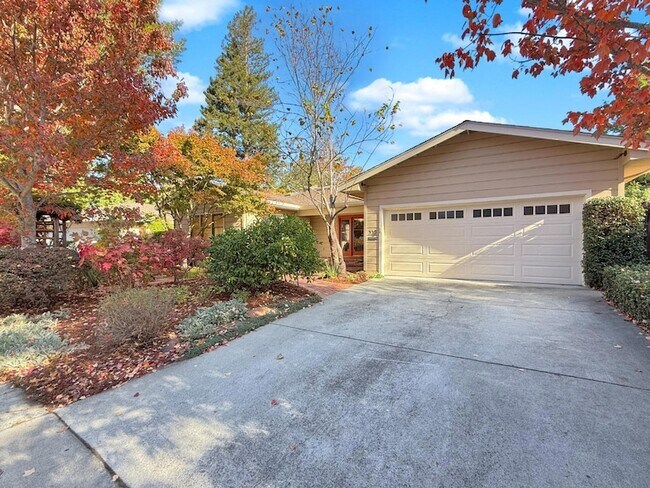 Foto del edificio - 335 Claremont Way