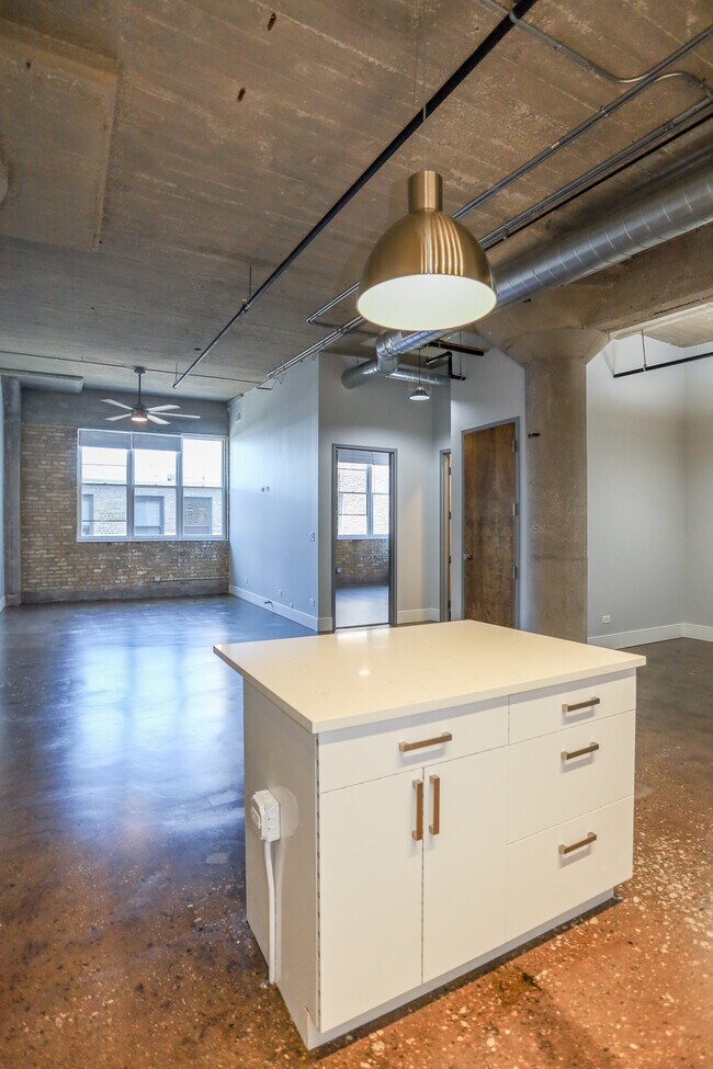 Foto del edificio - 4050 N Hermitage Ave