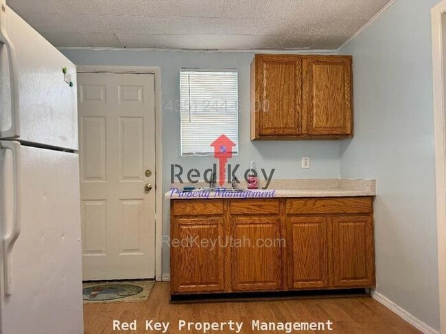 Building Photo - 130 S 100 W