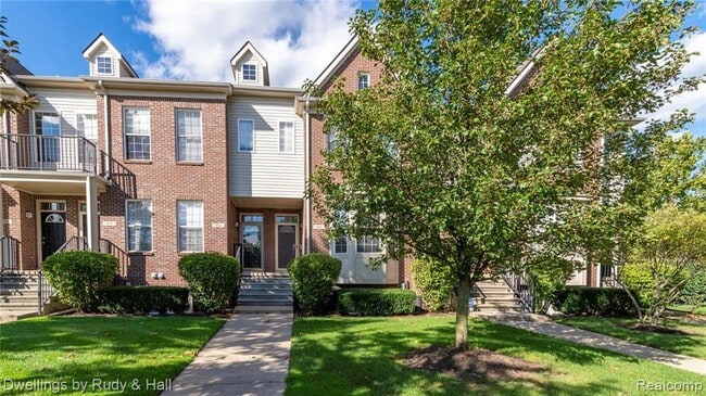 Photo - 882 Summerfield Dr Townhome