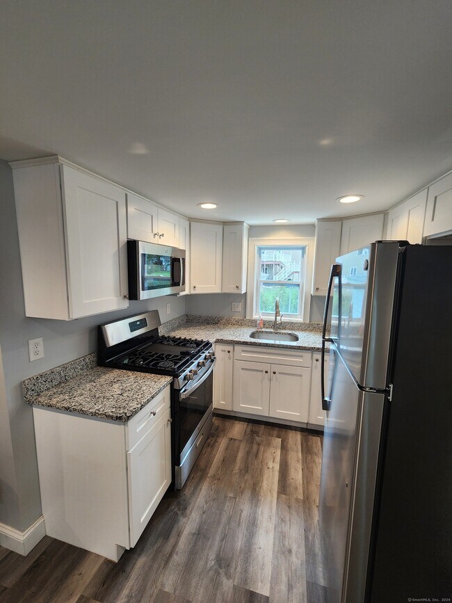 Foto del edificio - 615 Marion Ave