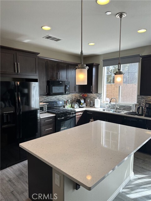 Foto del edificio - 8569 Cava Dr