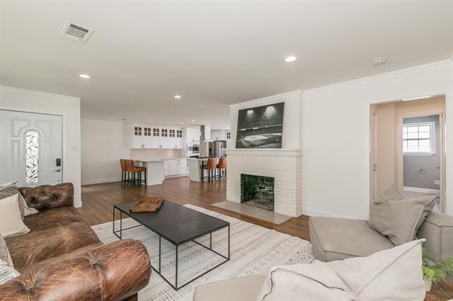 Foto del edificio - 3909 Trail Lake Dr