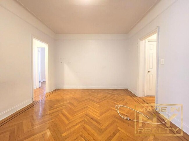 Building Photo - 1 bedroom in ASTORIA NY 11102
