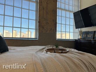 Foto del edificio - 3 br, 3 bath Condo - 920 Poeyfarre Street 325