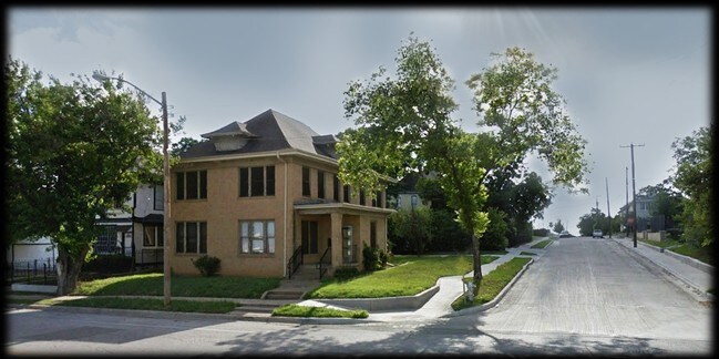 Primary Photo - 715 S Jennings Ave