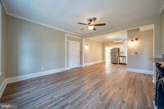 Building Photo - 327 N High St