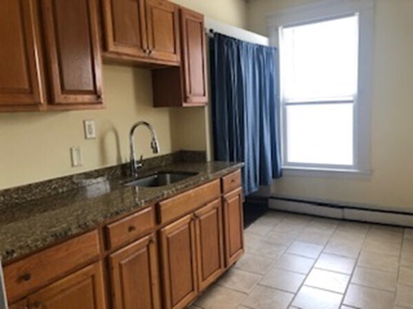 Building Photo - 75 Marlborough St