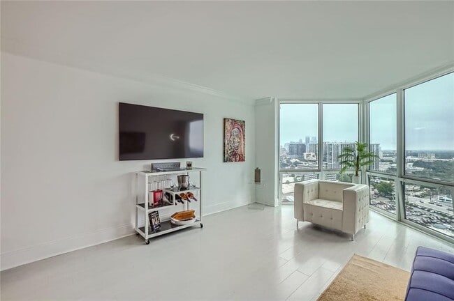 Building Photo - 2870 Pharr Ct S Northwest